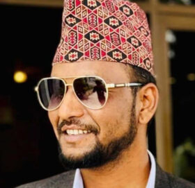 आज प्रधानमन्त्री समक्ष राजीनामा बुझाउँदै राज्यमन्त्री चौधरी