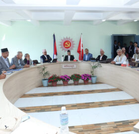 एमालेले हटायो ७० वर्षे उमेर हद