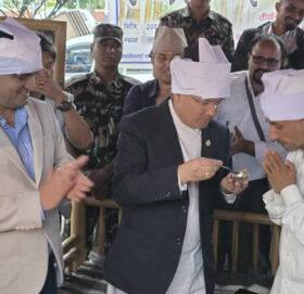 सरकार र दिक्तेलका मेयरबिच १६ बुँदे सहमति, अनशन स्थगित