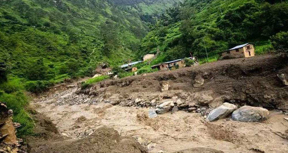 बाजुरामा बिच्छ्या खोलाको बाढीले घर, खेत र संरचनामा ठूलो क्षति