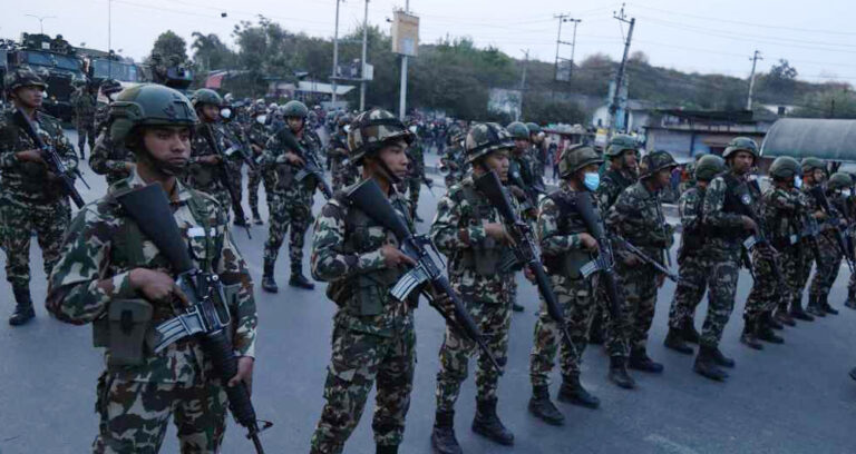 लुटिएका हतियार सुरक्षाकर्मीलाई बुझाउन सेनाको आग्रह, नबुझाए कारबाही