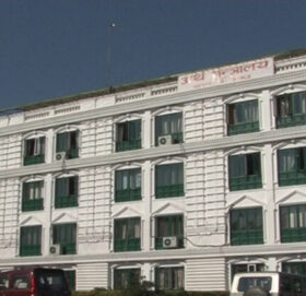 पूर्वमन्त्रीहरूका सुविधा तत्काल रोक्न अर्थ मन्त्रालयले काट्यो पत्र