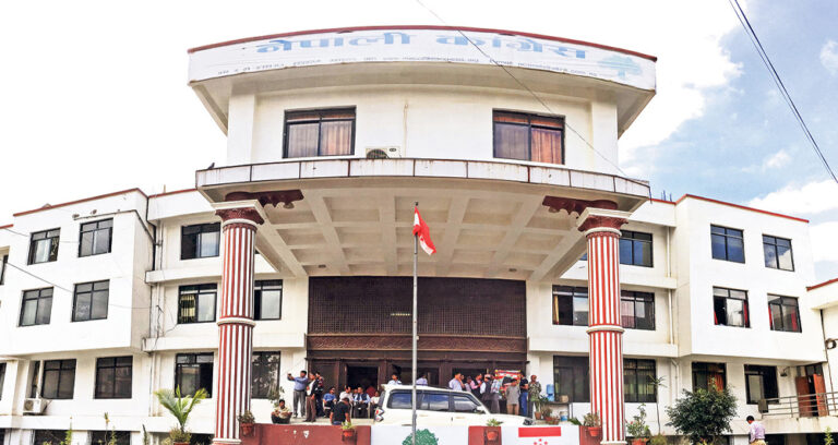 सर्वोच्चको परमादेश अनुरुप कानुन नबन्दासम्म सामाजिक सञ्जाल बन्द गर्ने निर्णयमा कडाइ नगर्नू : कांग्रेस