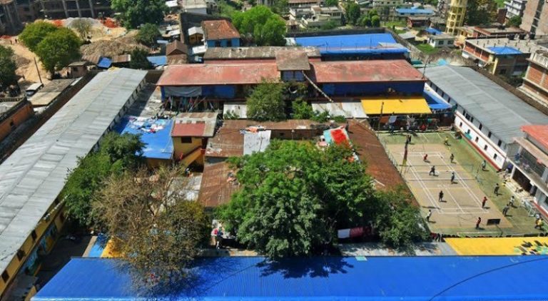 मध्यरातमा सुन्धारा कारागारबाट टोपबहादुर रायमाझीसहित ३३ सय कैदी भागे