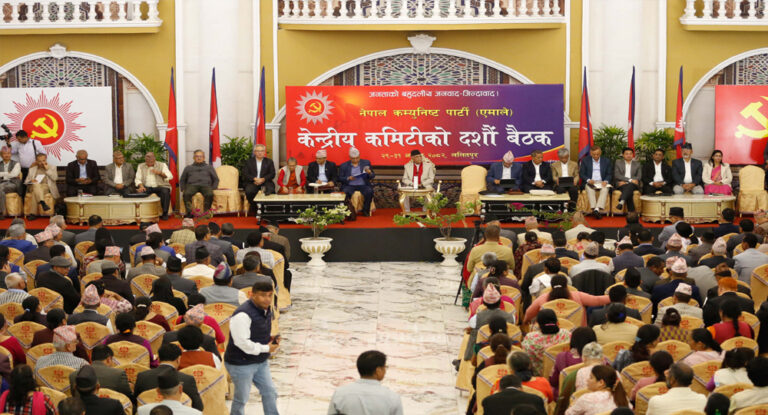 एमाले केन्द्रीय कमिटी बैठकको तेस्रो दिन सुरु, ओलीको प्रतिवेदनमाथि अन्तिम छलफल