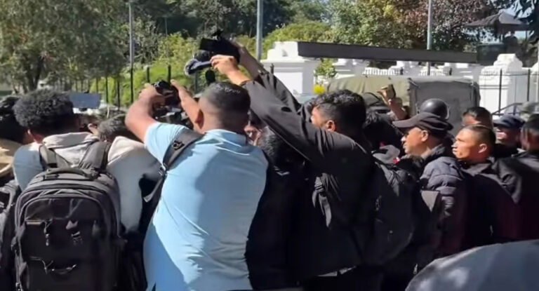 जेनजी युवाको नाराबाजीपछि राष्ट्रपति र प्रधानमन्त्रीसंगको छलफल स्थगन