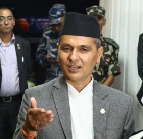 केपी ओली कानुनभन्दा माथि हुनुहुन्न : गृहमन्त्री अर्याल