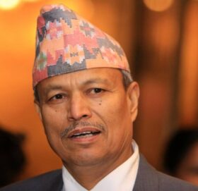 कार्तिक २६ गते नेपाली कम्युनिष्ट पार्टीसँग समाहित हुँदै डा.भीम रावल