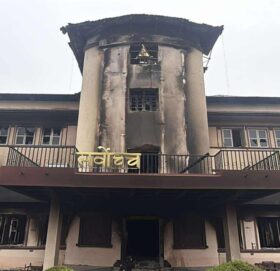 सर्वोच्च र काठमाडौं जिल्ला अदालतले प्रहरीमा दिए जाहेरी