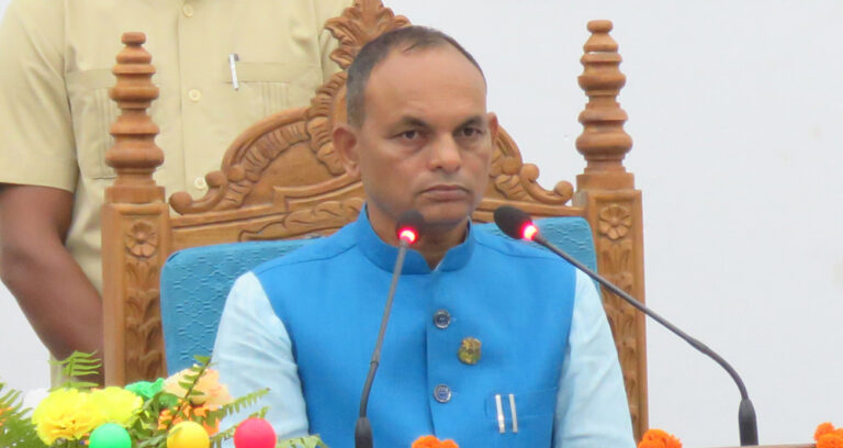 अविश्वासको प्रस्ताव दर्ता गराएपछि मधेसका सभामुखले गरे ५ सांसदलाई पदमुक्त