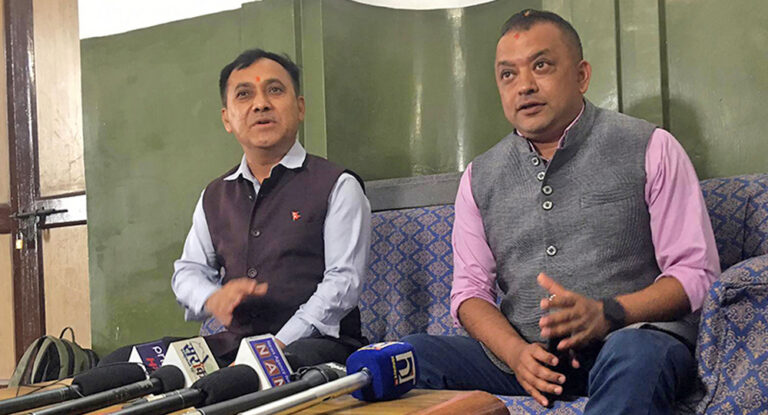 महामन्त्रीद्वय थापा र शर्माको अडान: महाधिवेशन नभएसम्म चुनावमा जाँदैनौं