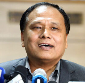 विद्युतीय चार्जिङ स्टेशनको नीति चाँडै परिमार्जन हुन्छ: मन्त्री घिसिङ