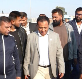 मन्त्री घिसिङ र गुप्ताले गरे निर्माणाधीन रामजानकी रंगशालाको निरिक्षण