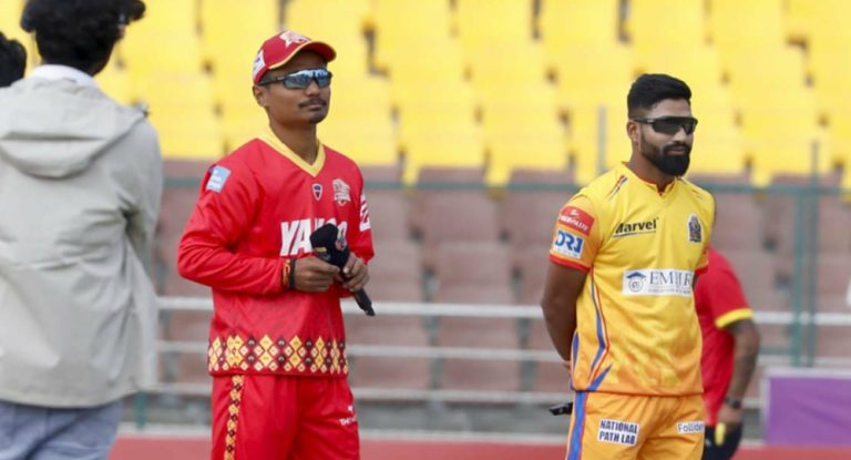 एनपीएल- २: सुदूरपश्चिमले टस जितेर लुम्बिनीविरूद्ध पहिले बलिङ गर्दै