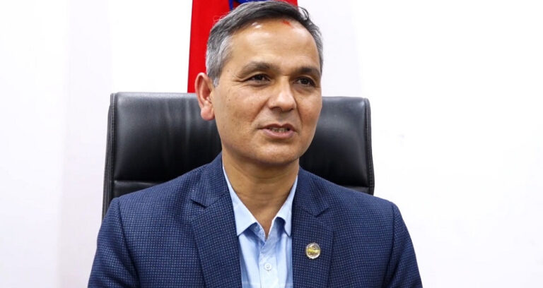 जनताबाट निर्वाचित प्रतिनिधिलाई सत्ता सुम्पन सरकार आतुर छ : गृहमन्त्री अर्याल