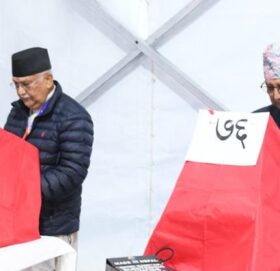 एमाले मतगणना अपडेट: अध्यक्ष ओली २९५ मतले अगाडि