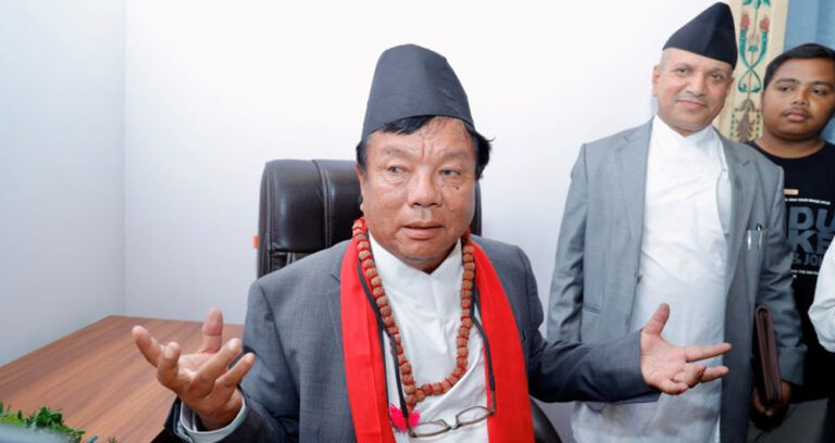 विद्यालय व्यवस्थापन समिति गठन नगर्ने पालिकालाई शिक्षामन्त्रीको चेतावनी : संघीय अनुदान रोक्का हुन्छ