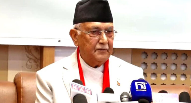 एमाले अध्यक्ष ओलीले आज सम्पादकहरुसँग छलफल गर्दै