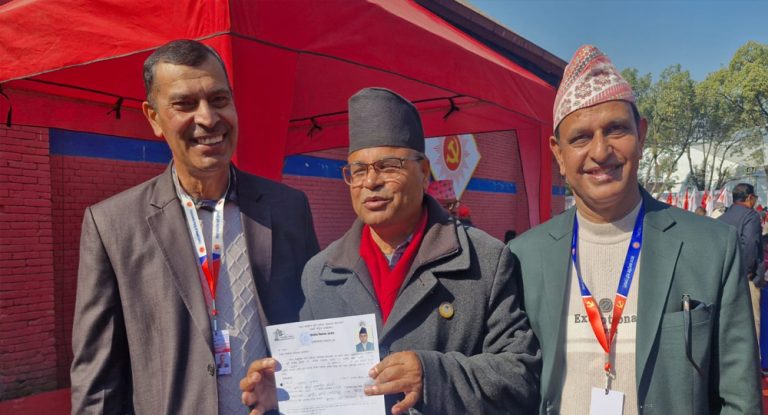 ११औं एमाले महाधिवेशन बन्दसत्र: धमाधम उम्मेदवारी फारम बाँडिँदै