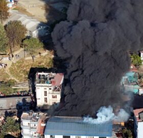 गैरीगाउँको काठ गोदाममा भीषण आगलागी