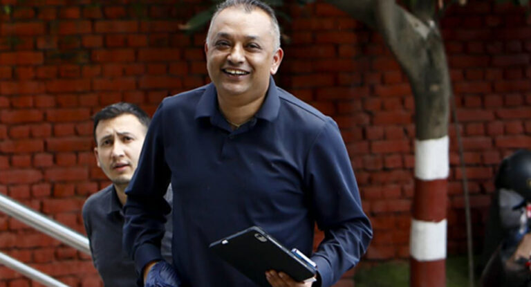 गगन थापा सर्लाही-४ बाट चुनाव लड्ने