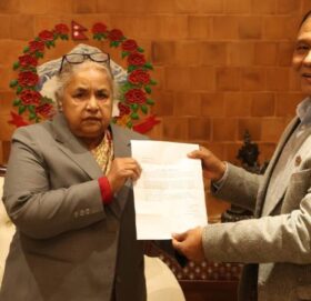 कुलमान घिसिङले दिए मन्त्री पदबाट राजीनामा