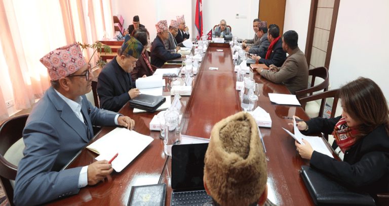 मन्त्रिपरिषद् बैठक बस्दै