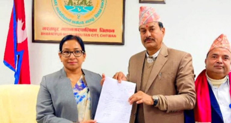 रेनुले दिइन् पदबाट राजीनामा, चितवन–३ बाट उम्मेदवारी दिने तयारी