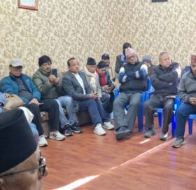 कांग्रेस संस्थापन पक्षका २५ केन्द्रीय सदस्यले भेटे शेखर कोइराला