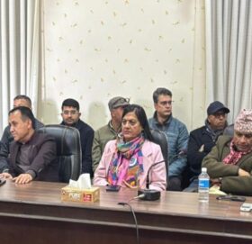 गगन नेतृत्वको पदाधिकारी टोली निर्वाचन आयोगमा