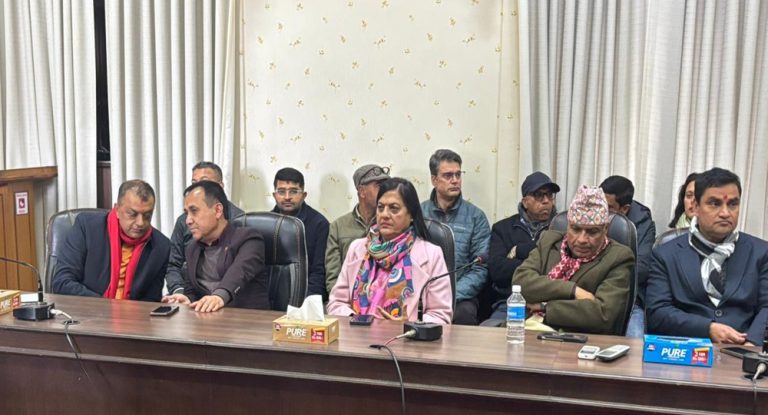 गगन नेतृत्वको पदाधिकारी टोली निर्वाचन आयोगमा