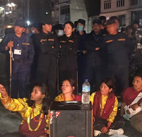 रविलाई दमौलीमा देखाइयो कालो झण्डा, सातजना पक्राउ