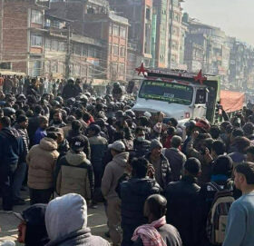 ट्रिपरले ठक्कर दिँदा स्कुटर चालकको घटनास्थलमै मृत्यु, बनेपा तनावग्रस्त