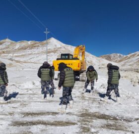 मनाङको नार्पाभूमी गाउँपालिकामा ५ दिनपछि खुल्यो हिउँले अवरुद्ध बाटो