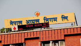 निर्वाचन लक्षित गर्दै आयल निगमले बढायो एलपी ग्यासको आयात, एकै दिन १३८ बुलेट भित्रियो