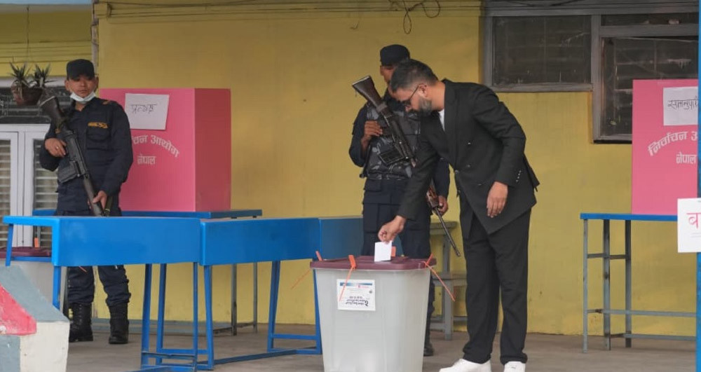 बालेन शाहले काठमाडौंबाट गरे मतदान, अब झापा–५ जाने !