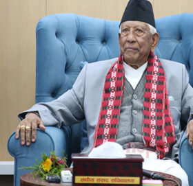 पदभार ग्रहण गर्दै ज्येष्ठ नेता केसीले भने : मेरो समयभित्र निष्पक्ष र पारदर्शी भुमिका निभाउँछु