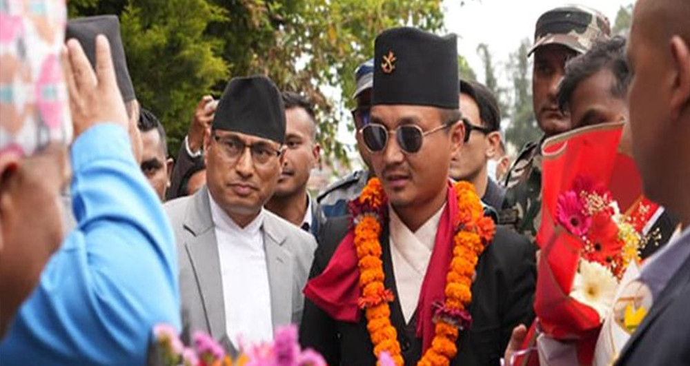 गृहमन्त्री सुधन गुरुङले गरे पदभार ग्रहण