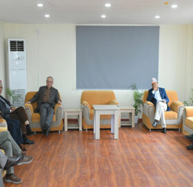 ओली र लेखक पक्राउपछि अन्य दलसँग संवाद गर्दै एमाले