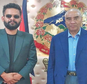 कांग्रेसका पूर्व सभापति शेरबहादुर देउवाले बालेनलाई दिए बधाई