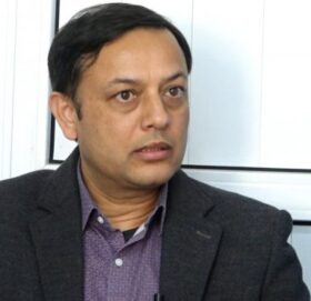 ओली भेट्न गुण्डु पुगे रास्वपाका उपसभापति अर्याल