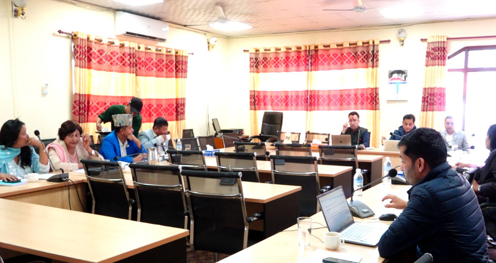 संविधान संशोधन बहसपत्र तयार गर्ने कार्यदलको बैठक सिंहदरबारमा