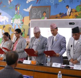 राष्ट्रिय सभाका विभिन्न समितिका सभापतिहरूले लिए शपथ