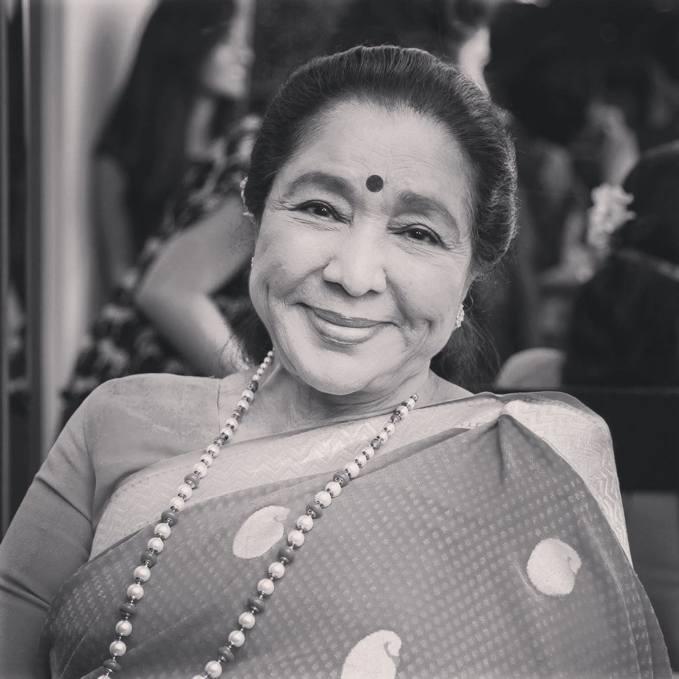 चर्चित गायिका आशा भोसलेको निधन