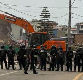 सिनामंगलस्थित सुकुमबासी बस्तीमा पनि डोजर चल्यो