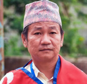 सेनालाई नेताको ढोका खोल्ने काममा लगाउनु दुर्भाग्य हो : हर्क साम्पाङ