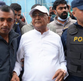 ओली र लेखकको मुद्दामा प्रहरीले सरकारी वकिलसँग माग्यो लिखित राय