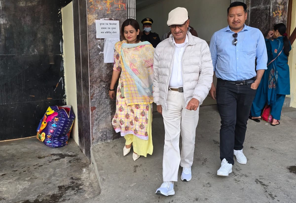 प्रतिशोधको विरुद्ध कानूनी र राजनीतिक लडाइँ जारी रहनेछ : रमेश लेखक