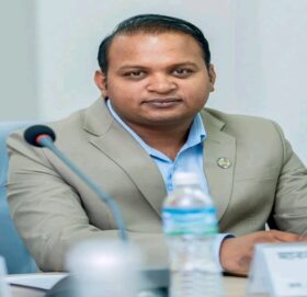 श्रममन्त्री दिपककुमार साह पदमुक्त