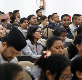 प्रतिनिधि सभाको बैठक जारी